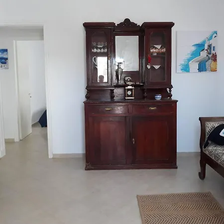 别墅 Pine House Santorini 150 Meters From Sea. *