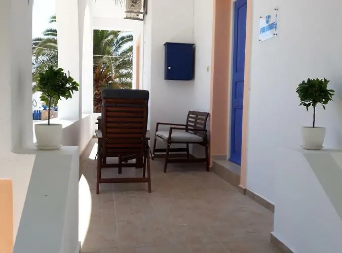 Pine House Santorini 150 Meters From Sea. 佩里萨