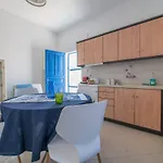 Vila Pine House Santorini 150 Meters From Sea. *
