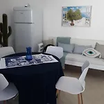 Pine House Santorini 150 Meters From Sea. Vila *