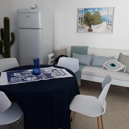 Pine House Santorini 150 Meters From Sea. Vila *