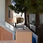 Pine House Santorini 150 Meters From Sea. 페리사