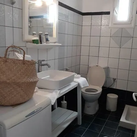 Pine House Santorini 150 Meters From Sea. Βίλα Περίσσα