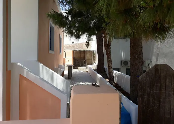 Pine House Santorini 150 Meters From Sea. بيريسا