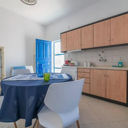 Villa Pine House Santorini 150 Meters From Sea. *