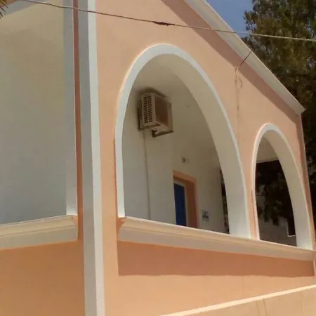 Villa Pine House Santorini 150 Meters From Sea. Perísza